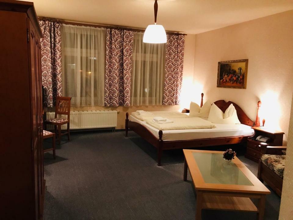 Haus Schlematal Hotel Und Restaurant Bad Schlema Dış mekan fotoğraf