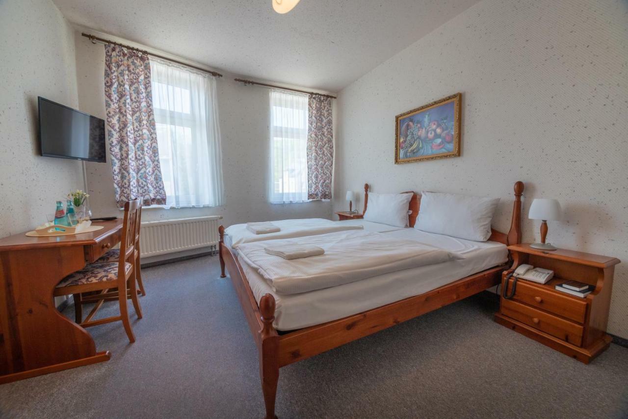 Haus Schlematal Hotel Und Restaurant Bad Schlema Dış mekan fotoğraf
